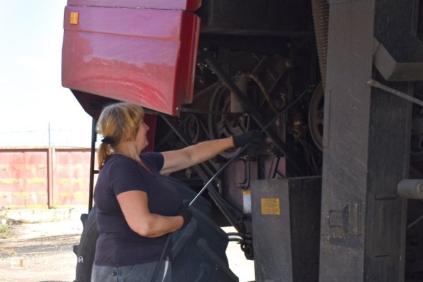«Сама от себя не ожидала». История о том, директор сельского клуба сменила профессию и счастлива «Сама от себя не ожидала». История о том, директор сельского клуба сменила профессию и счастлива