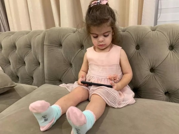 Семья белоруски и иранца: восемь дочерей и платья на каждую годовщину свадьбы Семья белоруски и иранца: восемь дочерей и платья на каждую годовщину свадьбы