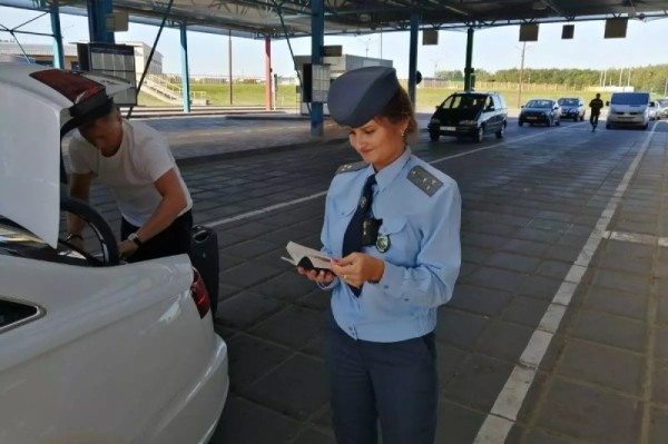 Везете из Польши духовой шкаф? Таможня учит правильно считать пошлину Везете из Польши духовой шкаф? Таможня учит правильно считать пошлину