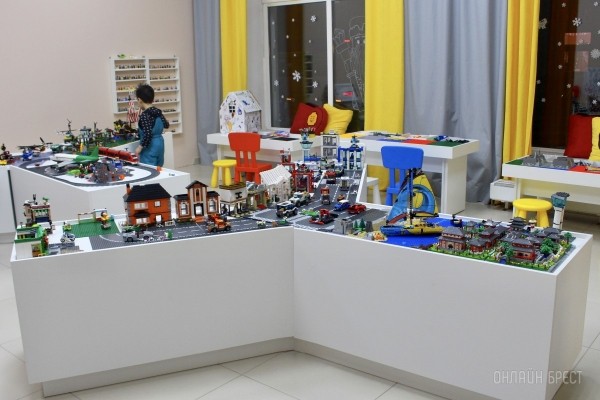 Полезный и увлекательный досуг для вашего ребенка. Больше двух сотен наборов Лего, конструкторы-гиганты, лего-пазлы, электропогрузчик, Play Station и многое другое в «ЛЕГАПОЛИС» в Бресте Полезный и увлекательный досуг для вашего ребенка. Больше двух сотен наборов Лего, конструкторы-гиганты, лего-пазлы, электропогрузчик, Play Station и многое другое в «ЛЕГАПОЛИС» в Бресте