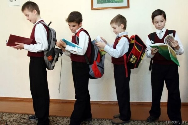 Госстандарт нашел детские рюкзаки, с которыми нельзя ходить в школу Госстандарт нашел детские рюкзаки, с которыми нельзя ходить в школу