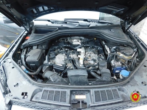 Mercedes угнали в России, а нашли в Беларуси. Машина несколько лет меняла владельцев Mercedes угнали в России, а нашли в Беларуси. Машина несколько лет меняла владельцев