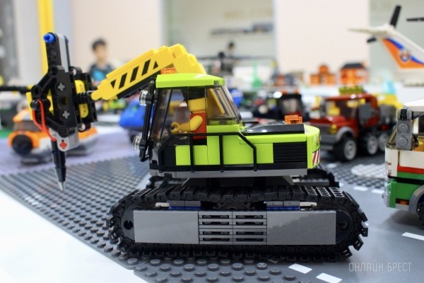 Полезный и увлекательный досуг для вашего ребенка. Больше двух сотен наборов Лего, конструкторы-гиганты, лего-пазлы, электропогрузчик, Play Station и многое другое в «ЛЕГАПОЛИС» в Бресте Полезный и увлекательный досуг для вашего ребенка. Больше двух сотен наборов Лего, конструкторы-гиганты, лего-пазлы, электропогрузчик, Play Station и многое другое в «ЛЕГАПОЛИС» в Бресте