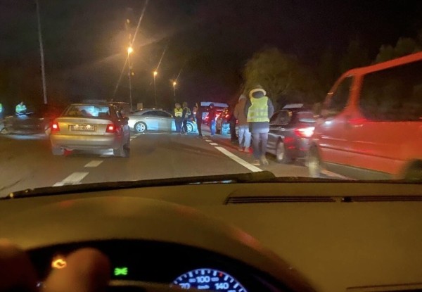 «Сейчас прайс за место — $500». Что происходит на границе накануне новогодних праздников «Сейчас прайс за место — $500». Что происходит на границе накануне новогодних праздников