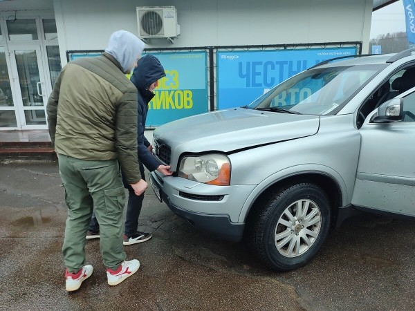 Год не может расстаться с машиной. Белорус продаёт 15-летний Volvo XC90, а никто не берёт! Почему? Год не может расстаться с машиной. Белорус продаёт 15-летний Volvo XC90, а никто не берёт! Почему?