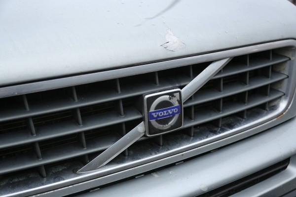 Год не может расстаться с машиной. Белорус продаёт 15-летний Volvo XC90, а никто не берёт! Почему? Год не может расстаться с машиной. Белорус продаёт 15-летний Volvo XC90, а никто не берёт! Почему?