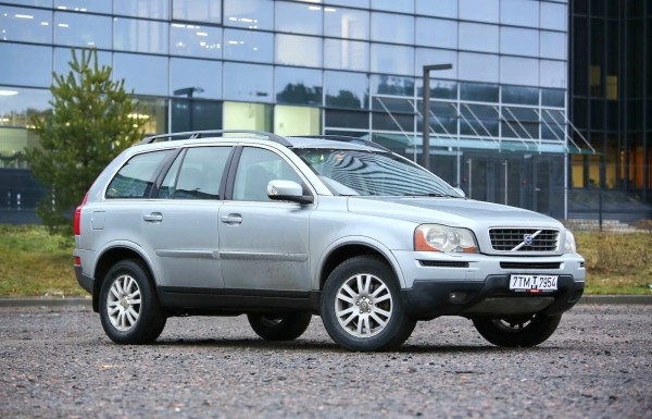 Год не может расстаться с машиной. Белорус продаёт 15-летний Volvo XC90, а никто не берёт! Почему? Год не может расстаться с машиной. Белорус продаёт 15-летний Volvo XC90, а никто не берёт! Почему?