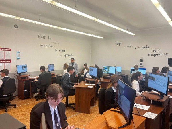 Компьютерный класс на 15 мест получили в подарок учащиеся ГУО «Гимназия №4 г.Бреста» Компьютерный класс на 15 мест получили в подарок учащиеся ГУО «Гимназия №4 г.Бреста»