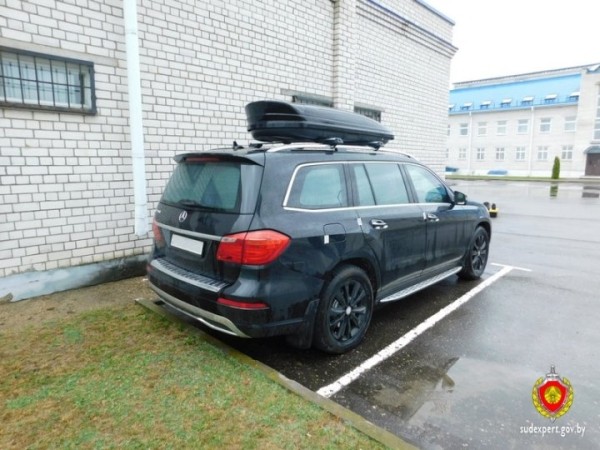 Mercedes угнали в России, а нашли в Беларуси. Машина несколько лет меняла владельцев Mercedes угнали в России, а нашли в Беларуси. Машина несколько лет меняла владельцев
