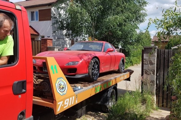 Белорус восстановил роторную Mazda RX7. Как она у него оказалась?