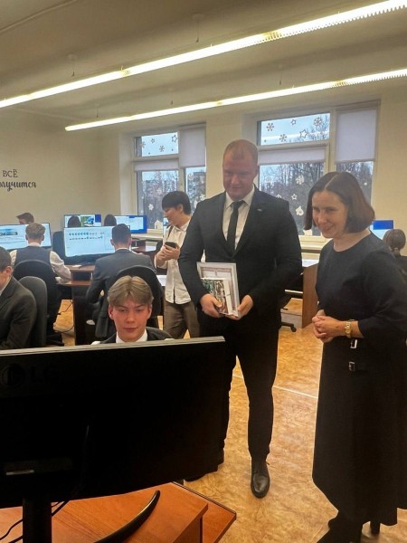 Компьютерный класс на 15 мест получили в подарок учащиеся ГУО «Гимназия №4 г.Бреста» Компьютерный класс на 15 мест получили в подарок учащиеся ГУО «Гимназия №4 г.Бреста»