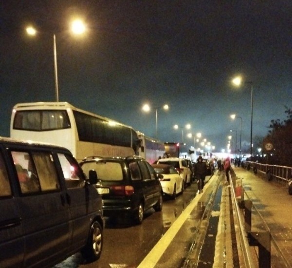 «Сейчас прайс за место — $500». Что происходит на границе накануне новогодних праздников «Сейчас прайс за место — $500». Что происходит на границе накануне новогодних праздников