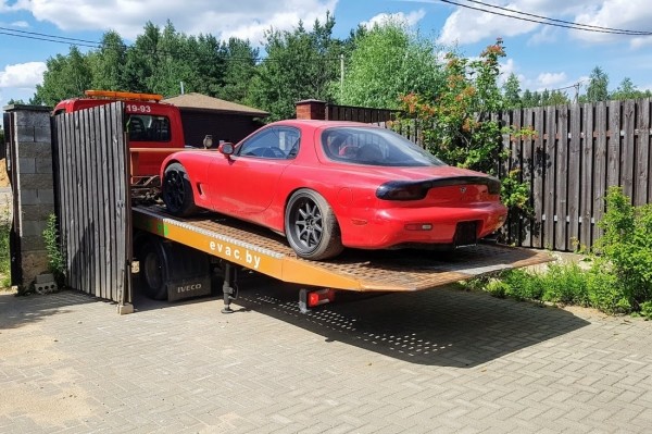 Белорус восстановил роторную Mazda RX7. Как она у него оказалась?