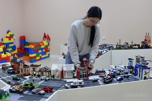 Полезный и увлекательный досуг для вашего ребенка. Больше двух сотен наборов Лего, конструкторы-гиганты, лего-пазлы, электропогрузчик, Play Station и многое другое в «ЛЕГАПОЛИС» в Бресте Полезный и увлекательный досуг для вашего ребенка. Больше двух сотен наборов Лего, конструкторы-гиганты, лего-пазлы, электропогрузчик, Play Station и многое другое в «ЛЕГАПОЛИС» в Бресте