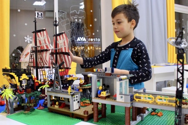 Полезный и увлекательный досуг для вашего ребенка. Больше двух сотен наборов Лего, конструкторы-гиганты, лего-пазлы, электропогрузчик, Play Station и многое другое в «ЛЕГАПОЛИС» в Бресте Полезный и увлекательный досуг для вашего ребенка. Больше двух сотен наборов Лего, конструкторы-гиганты, лего-пазлы, электропогрузчик, Play Station и многое другое в «ЛЕГАПОЛИС» в Бресте