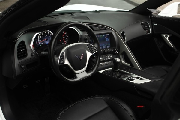 Больше 6 литров под капотом. Сколько просят в Беларуси за легендарный Chevrolet Corvette? Больше 6 литров под капотом. Сколько просят в Беларуси за легендарный Chevrolet Corvette?