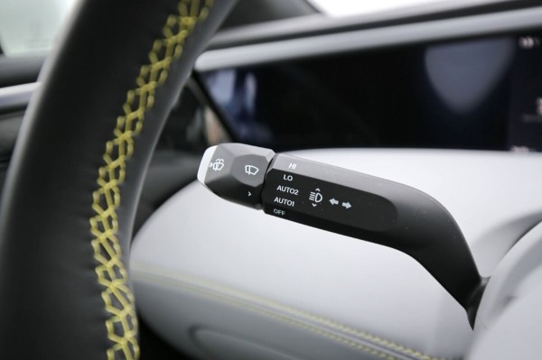 «Когда грянули морозы, заряда гарантированно хватало на 400 км». Белорус о владении роскошным «китайцем» Avatr 11