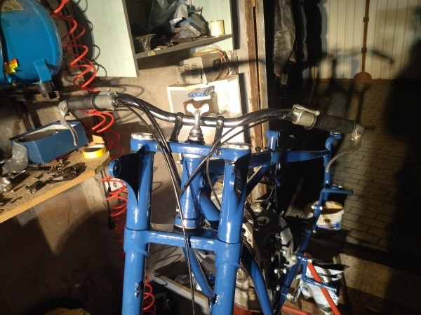 «По фотографиям сделал станок для оплётки тросов». Белорус показал реставрированный мотоцикл М-72Н 1958 г. в. «По фотографиям сделал станок для оплётки тросов». Белорус показал реставрированный мотоцикл М-72Н 1958 г. в.