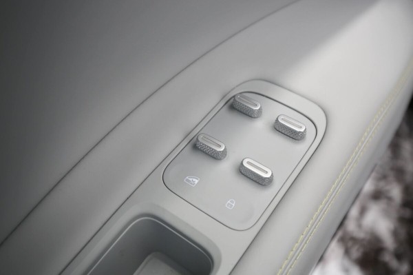 «Когда грянули морозы, заряда гарантированно хватало на 400 км». Белорус о владении роскошным «китайцем» Avatr 11