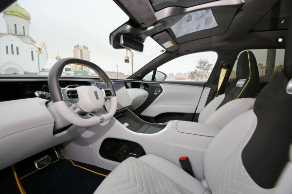 «Когда грянули морозы, заряда гарантированно хватало на 400 км». Белорус о владении роскошным «китайцем» Avatr 11