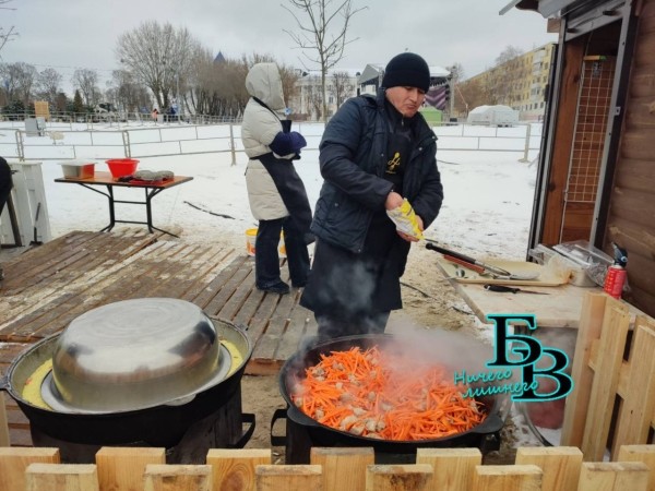 Второй зимний фестиваль «Брэсцкія забавы» проходит на набережной реки Мухавец Второй зимний фестиваль «Брэсцкія забавы» проходит на набережной реки Мухавец