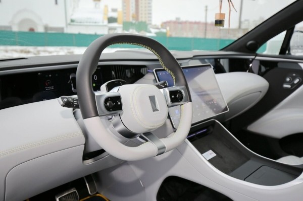 «Когда грянули морозы, заряда гарантированно хватало на 400 км». Белорус о владении роскошным «китайцем» Avatr 11