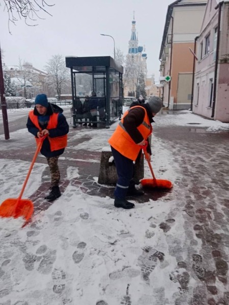 В Бресте идет уборка снега В Бресте идет уборка снега