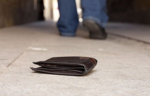 Что делать, если нашел на улице кошелек? Ответ участкового Что делать, если нашел на улице кошелек? Ответ участкового