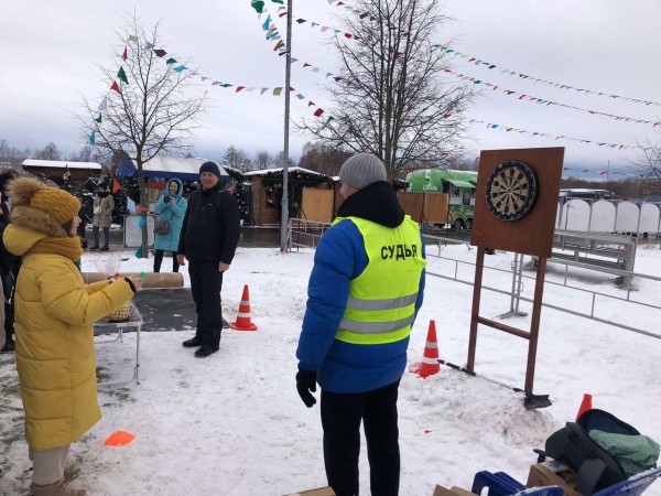 Второй зимний фестиваль «Брэсцкія забавы» проходит на набережной реки Мухавец Второй зимний фестиваль «Брэсцкія забавы» проходит на набережной реки Мухавец