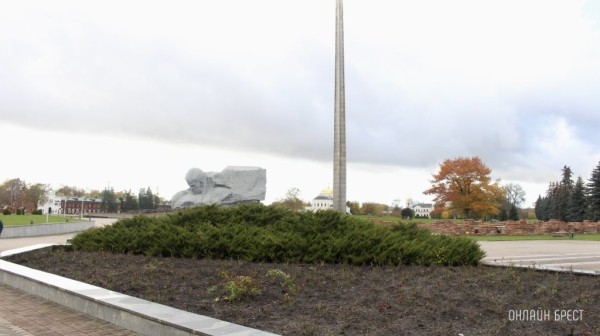 БРСМ передал сертификат на Br500 тыс. на строительство патриотического центра в Брестской крепости БРСМ передал сертификат на Br500 тыс. на строительство патриотического центра в Брестской крепости