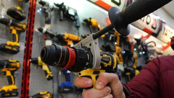 23 февраля близко! Надежным мужчинам дарите надежные инструменты в магазинах «АмайзТрейд» в Бресте