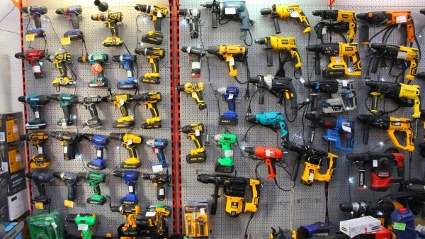 23 февраля близко! Надежным мужчинам дарите надежные инструменты в магазинах «АмайзТрейд» в Бресте