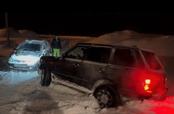 Белорусы рассказали невероятные истории помощи на дороге