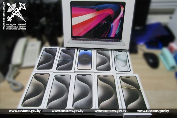 Айфоны и MacBookPro нашли на границе у водителя автобуса Айфоны и MacBookPro нашли на границе у водителя автобуса