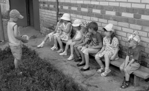 Детство без гаджетов: рассказываем о забытых играх советских дворов Детство без гаджетов: рассказываем о забытых играх советских дворов