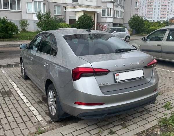 Из Европы не привезти, а что на «вторичке»? Сколько сейчас стоят Skoda Superb, Rapid и Kodiaq Из Европы не привезти, а что на «вторичке»? Сколько сейчас стоят Skoda Superb, Rapid и Kodiaq