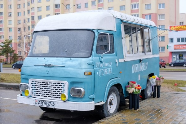 Белорус рассказал, сколько можно заработать на цветах 8 марта