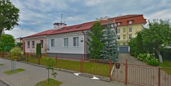 На этой улице Бреста располагаются самые дорогие дома города. Посмотрели, что тут продается