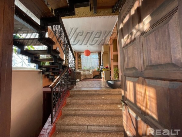 На этой улице Бреста располагаются самые дорогие дома города. Посмотрели, что тут продается