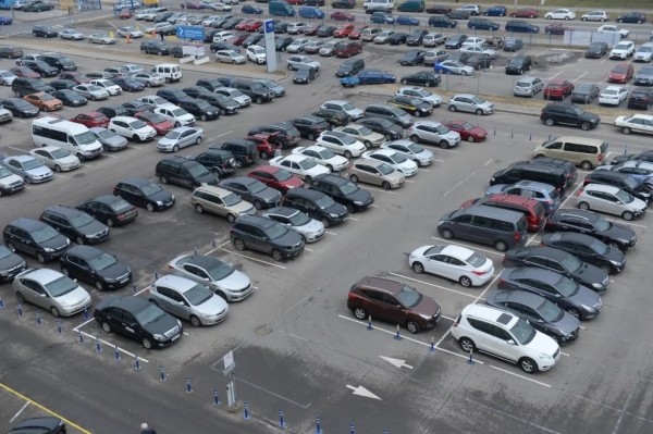 Пенсионерам предлагают растаможить машину за вознаграждение. Соглашаться?