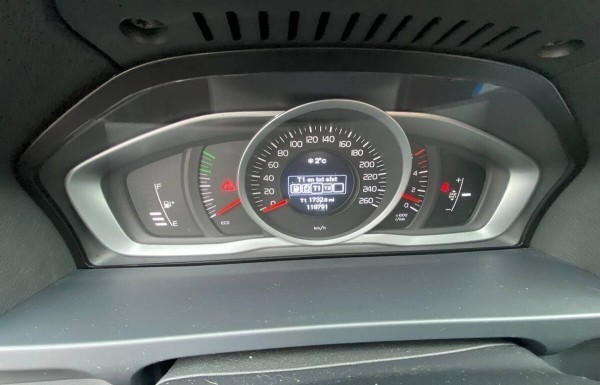 Белорусы поверили в красивую сказку и купили Volvo V60 со скрученным пробегом Белорусы поверили в красивую сказку и купили Volvo V60 со скрученным пробегом