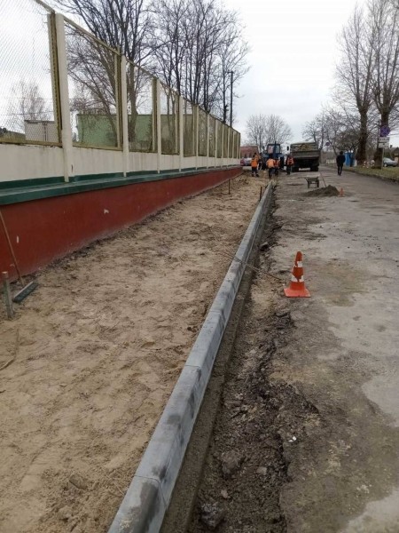 В Бресте обустраивают пешеходные дорожки по улицам Орловской и Заречной