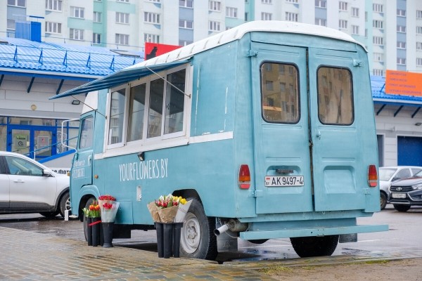 Белорус рассказал, сколько можно заработать на цветах 8 марта