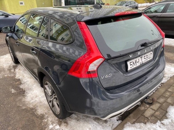 Белорусы поверили в красивую сказку и купили Volvo V60 со скрученным пробегом Белорусы поверили в красивую сказку и купили Volvo V60 со скрученным пробегом