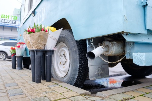 Белорус рассказал, сколько можно заработать на цветах 8 марта