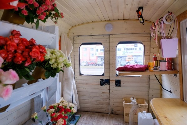 Белорус рассказал, сколько можно заработать на цветах 8 марта