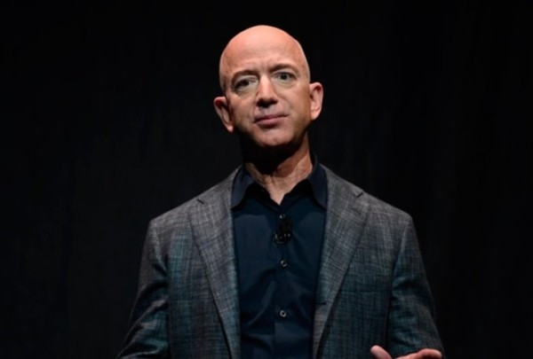 Илон Маск больше не самый богатый. Вот кто занял его место Илон Маск больше не самый богатый. Вот кто занял его место