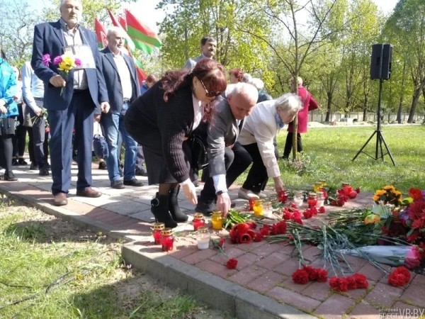 В Бресте почтили память узников концлагерей В Бресте почтили память узников концлагерей