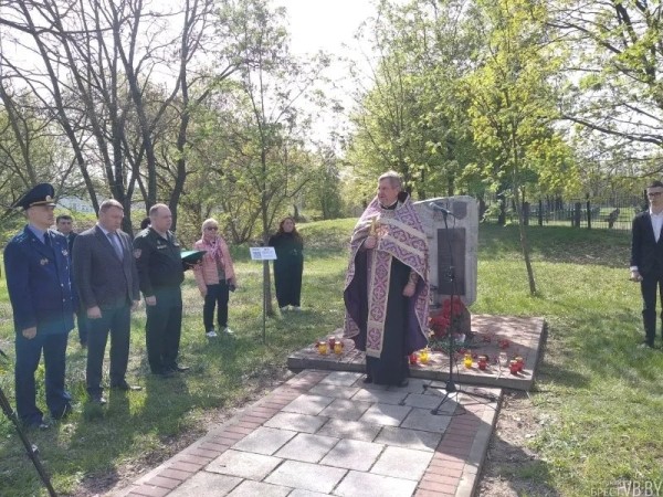 В Бресте почтили память узников концлагерей В Бресте почтили память узников концлагерей