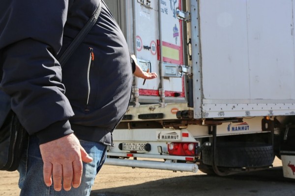 «Я дальнобойщик с хорошей зарплатой!» Водителю большегруза не одобряют льготный кредит на Geely. Почему? «Я дальнобойщик с хорошей зарплатой!» Водителю большегруза не одобряют льготный кредит на Geely. Почему?